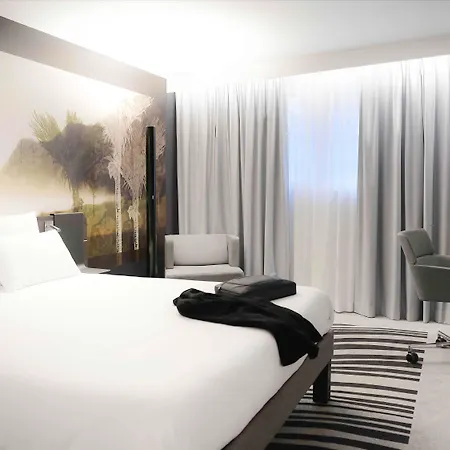 Hotell Novotel Cote De Nacre 4*
