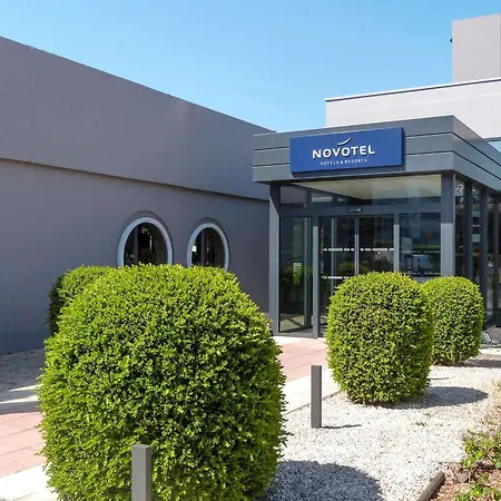 Novotel Cote De Nacre Отель Кан