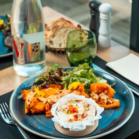 Отель Novotel Cote De Nacre 4*