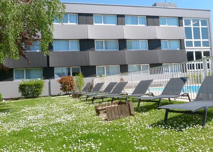 Hotel Novotel Côte De Nacre 4*